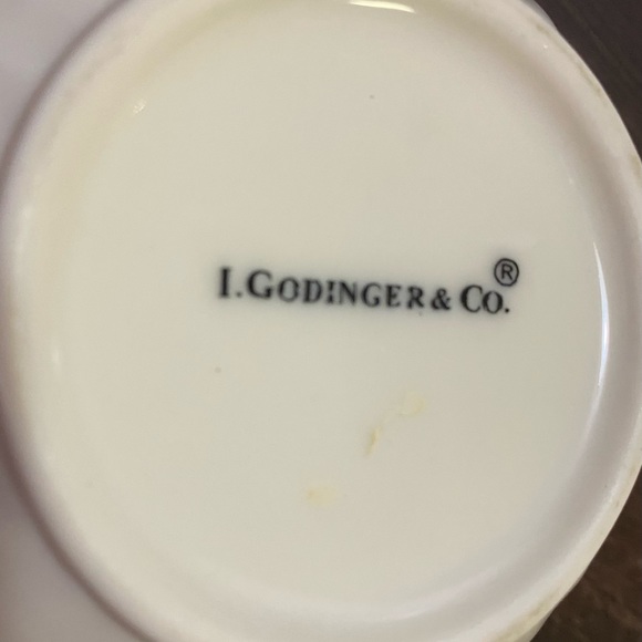 Ivory Lace Serving Bowl with Lid Rice Pattern I.Godinger & Co - Picture 13 of 13